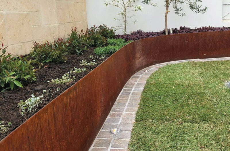 Metal Garden Edging Ideas: 5 Techniques Landscapers Use to Transform Garden Borders